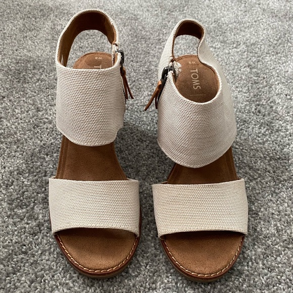 Toms Shoes - TOMS